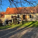 Сasa de vacaciones Authentique Maison Familiale En Périgord Pourpre Lembras