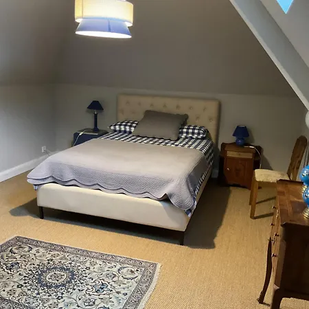 La Maison Dans La Clairiere En Perigord Pourpre