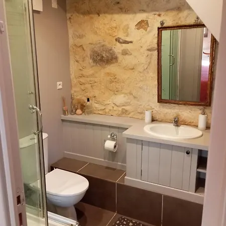 La Maison Dans La Clairiere En Perigord Pourpre