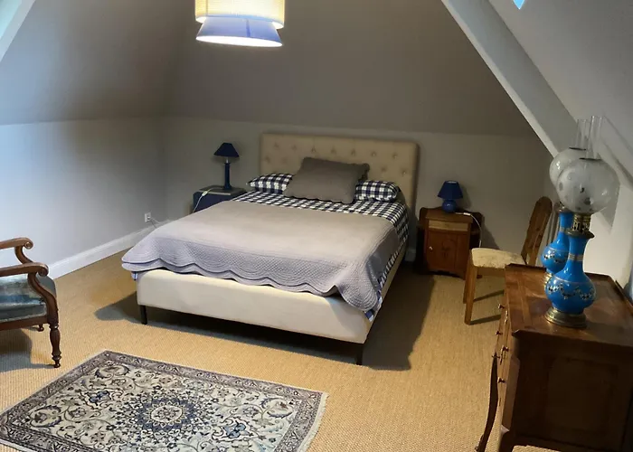 La Maison Dans La Clairiere En Perigord Pourpre