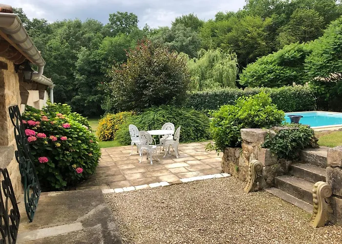 La Maison Dans La Clairiere En Perigord Pourpre * Lembras